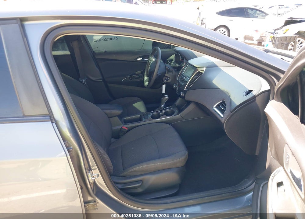 2018 CHEVROLET CRUZE LT AUTO VIN: 1G1BE5SM5J7125567