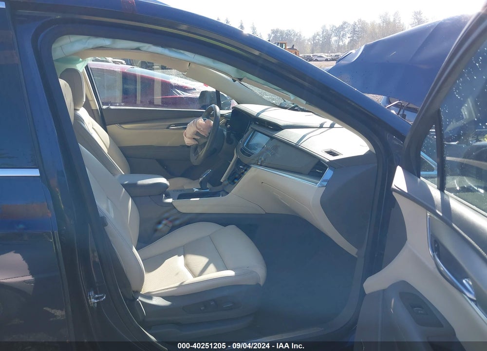 2018 CADILLAC XT5 LUXURY VIN: 1GYKNDRS7JZ127633