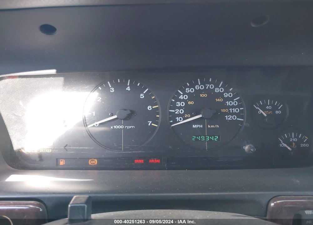 1998 JEEP GRAND CHEROKEE LIMITED VIN: 1J4GZ88ZXWC267279