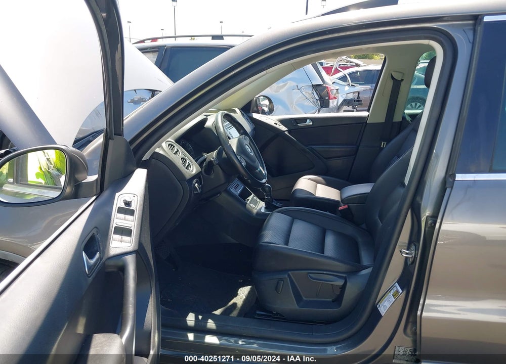 2014 VOLKSWAGEN TIGUAN VIN: WVGAV3AX3EW598233