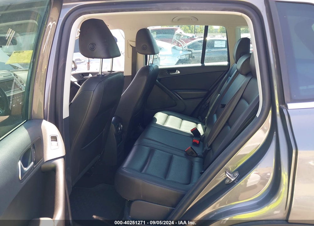 2014 VOLKSWAGEN TIGUAN VIN: WVGAV3AX3EW598233