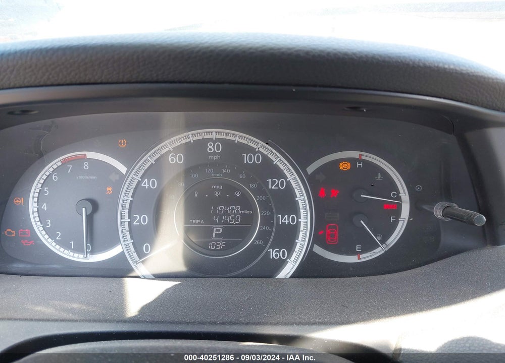 2015 HONDA ACCORD LX VIN: 1HGCR2F32FA256158