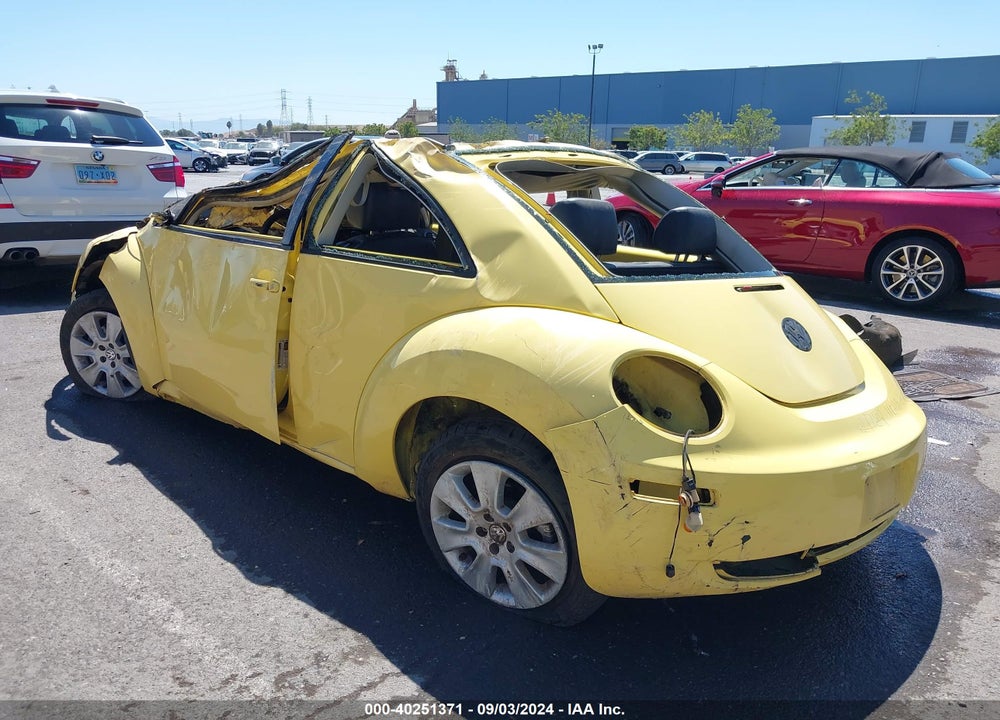 2008 VOLKSWAGEN NEW BEETLE S/SE VIN: 3VWRG31C88M527089