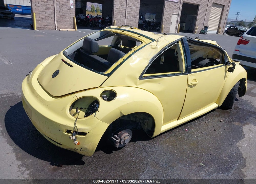 2008 VOLKSWAGEN NEW BEETLE S/SE VIN: 3VWRG31C88M527089