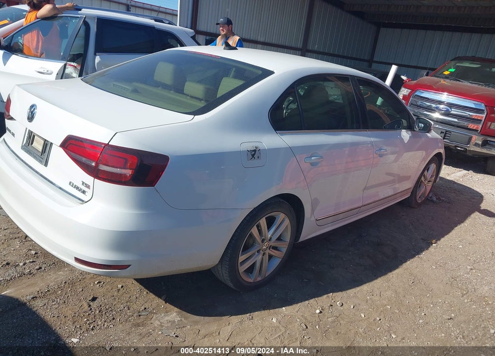2017 VOLKSWAGEN JETTA 1.8T SEL/1.8T SEL PREMIUM VIN: 3VWL17AJ4HM303105
