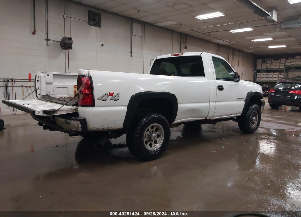 2006 CHEVROLET SILVERADO 2500HD WORK TRUCK VIN: 1GCHK24U66E129474