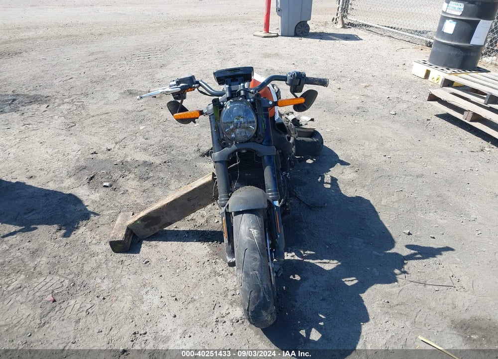 2020 HARLEY-DAVIDSON ELW VIN: 1HD2XAEB7LB801844