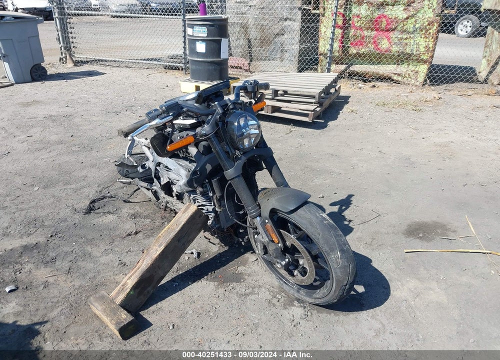 2020 HARLEY-DAVIDSON ELW VIN: 1HD2XAEB7LB801844