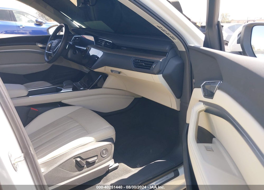 2022 AUDI E-TRON PREMIUM PLUS QUATTRO VIN: WA1LAAGE9NB022893