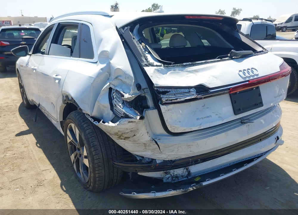 2022 AUDI E-TRON PREMIUM PLUS QUATTRO VIN: WA1LAAGE9NB022893