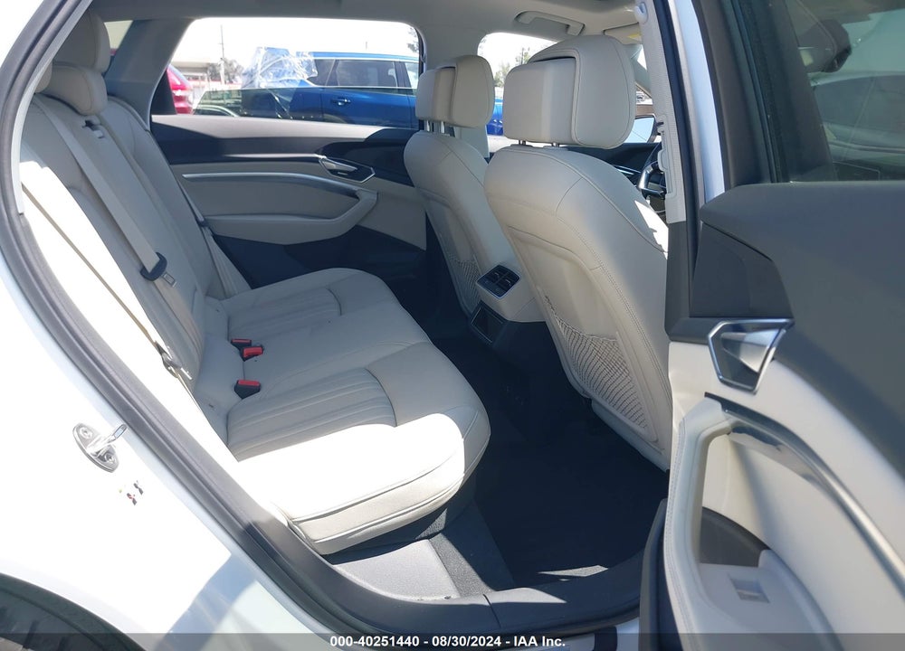 2022 AUDI E-TRON PREMIUM PLUS QUATTRO VIN: WA1LAAGE9NB022893
