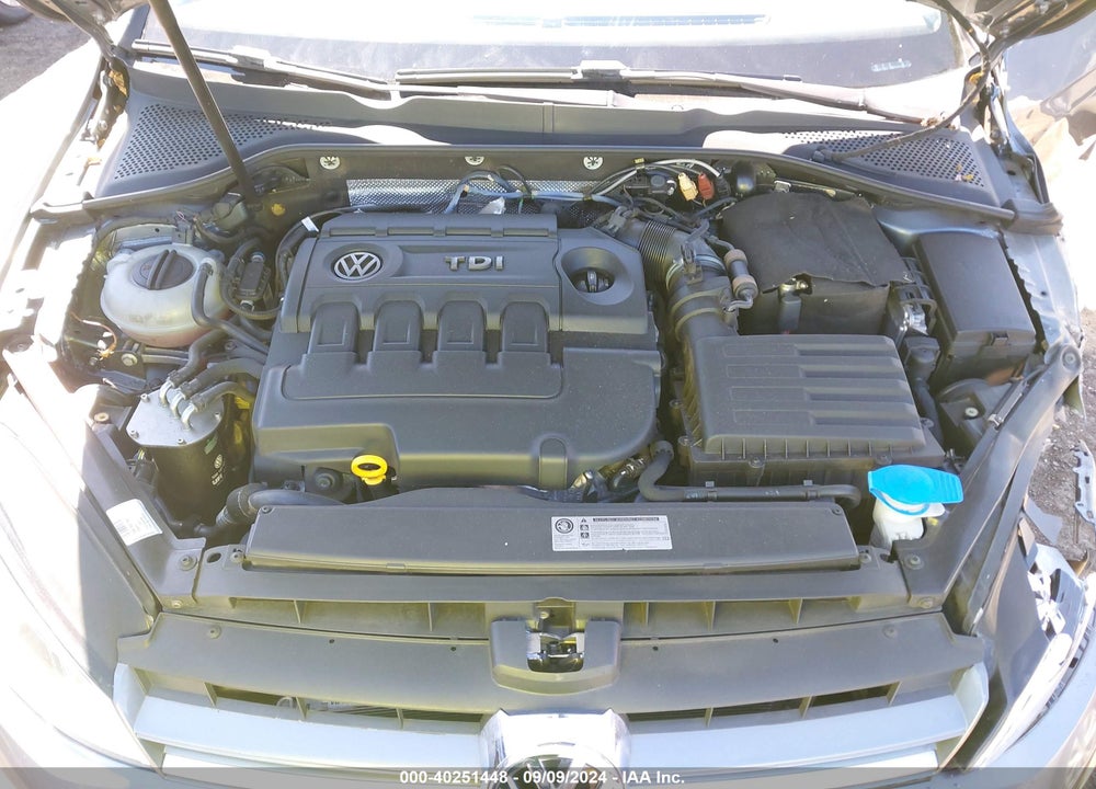 2015 VOLKSWAGEN GOLF SPORTWAGEN TDI SE 4-DOOR VIN: 3VWCA7AU1FM504497