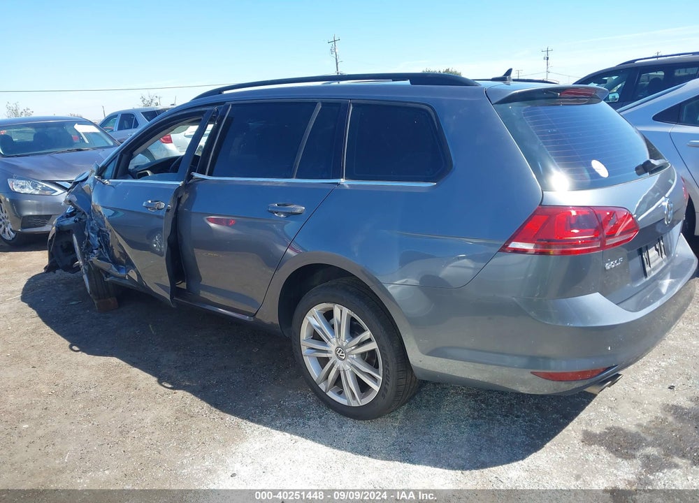 2015 VOLKSWAGEN GOLF SPORTWAGEN TDI SE 4-DOOR VIN: 3VWCA7AU1FM504497