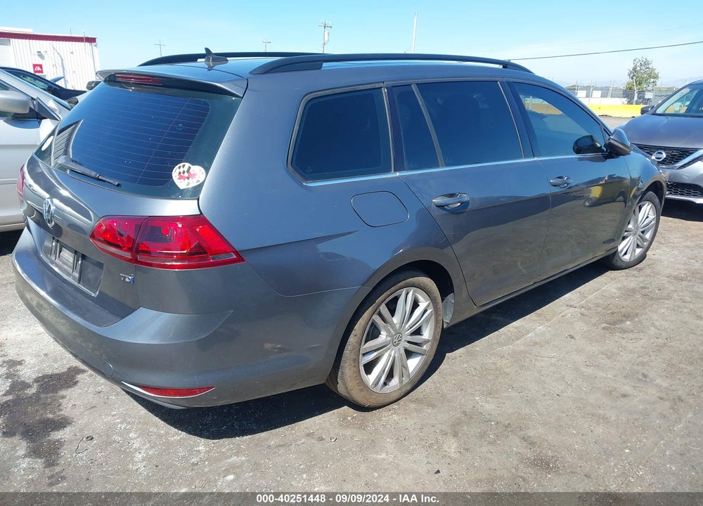 2015 VOLKSWAGEN GOLF SPORTWAGEN TDI SE 4-DOOR VIN: 3VWCA7AU1FM504497
