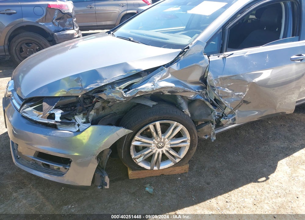2015 VOLKSWAGEN GOLF SPORTWAGEN TDI SE 4-DOOR VIN: 3VWCA7AU1FM504497