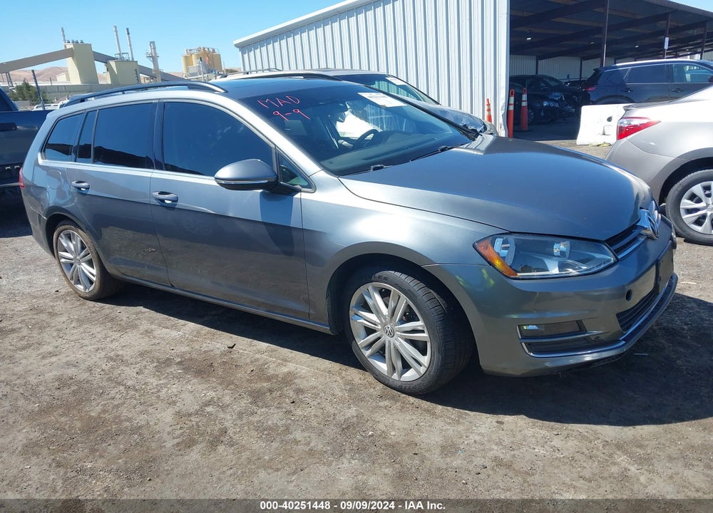 2015 VOLKSWAGEN GOLF SPORTWAGEN TDI SE 4-DOOR VIN: 3VWCA7AU1FM504497