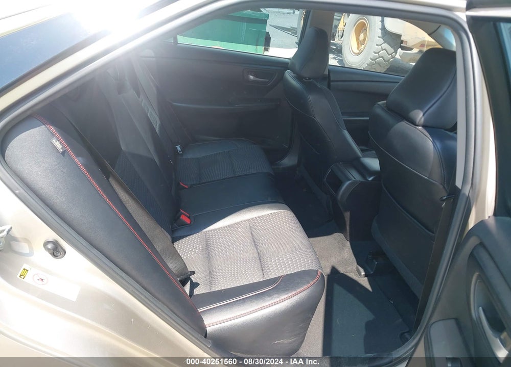 2015 TOYOTA CAMRY SE VIN: 4T1BF1FKXFU058331