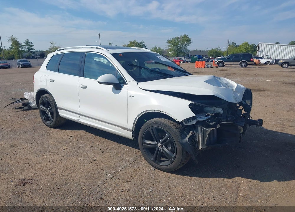 2014 VOLKSWAGEN TOUAREG TDI R-LINE VIN: WVGDP9BP0ED009126