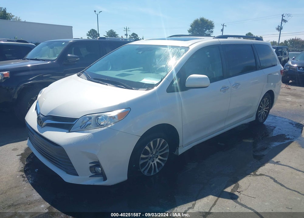2018 TOYOTA SIENNA XLE 8 PASSENGER VIN: 5TDYZ3DC0JS908980