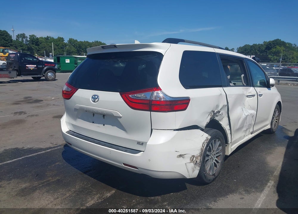 2018 TOYOTA SIENNA XLE 8 PASSENGER VIN: 5TDYZ3DC0JS908980