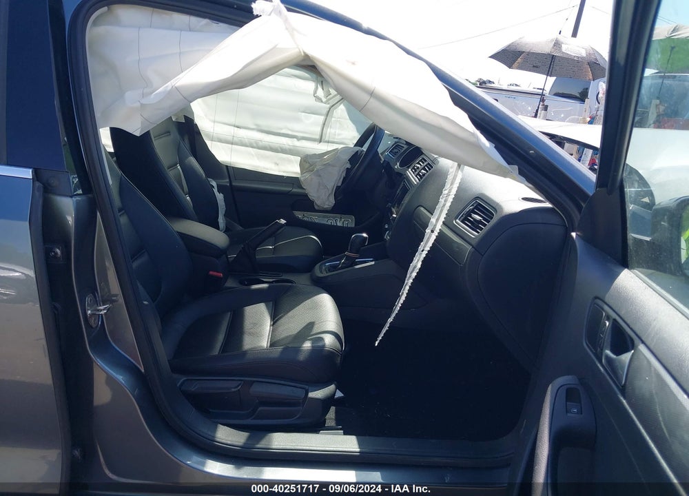 2017 VOLKSWAGEN JETTA 1.4T SE VIN: 3VWDB7AJ1HM263244