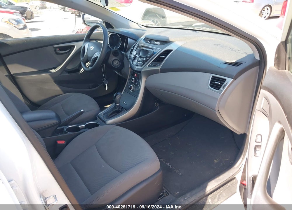 2015 HYUNDAI ELANTRA SE VIN: 5NPDH4AEXFH593728