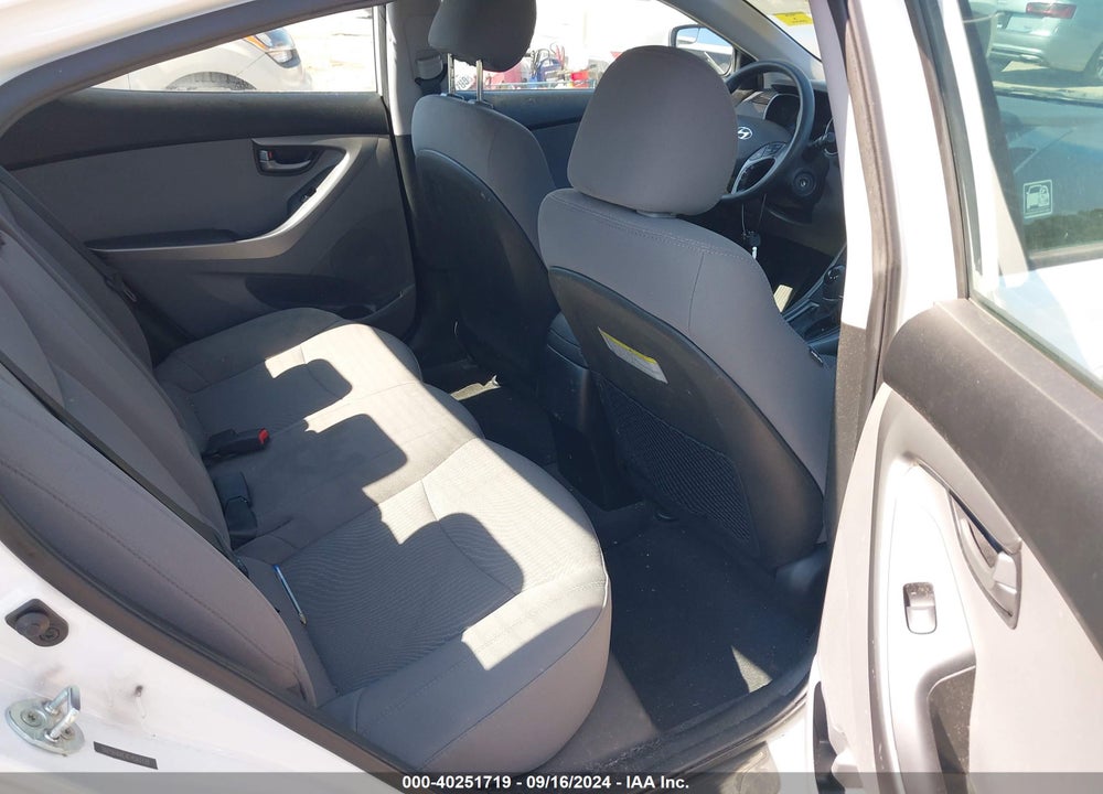 2015 HYUNDAI ELANTRA SE VIN: 5NPDH4AEXFH593728