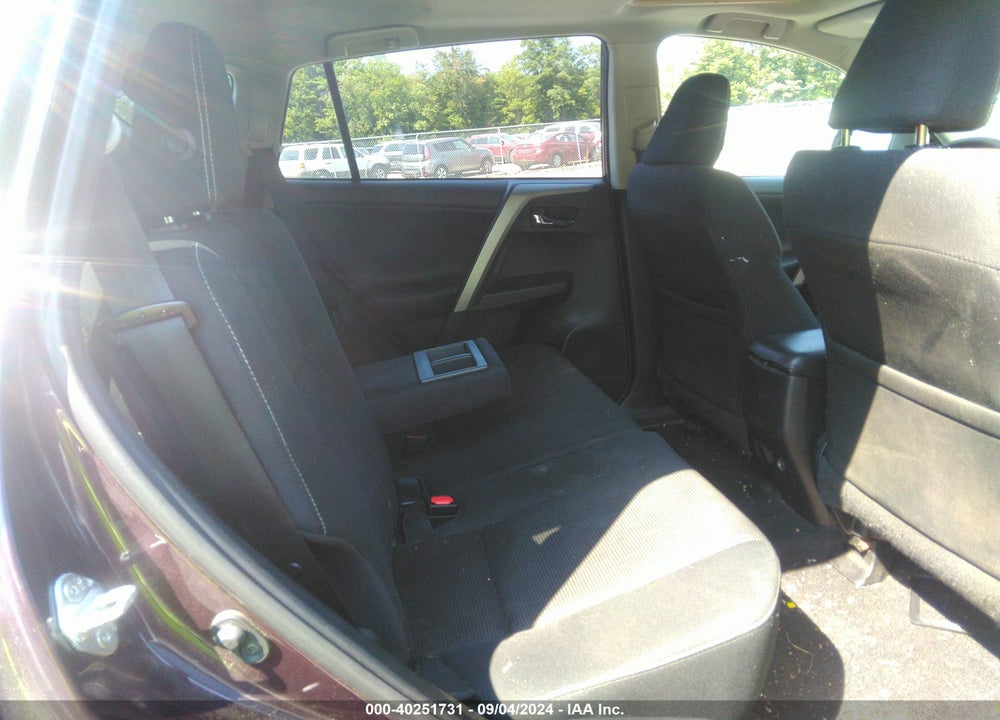 2016 TOYOTA RAV4 XLE VIN: 2T3RFREV5GW473686