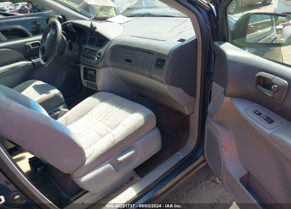 2002 TOYOTA SIENNA CE VIN: 4T3ZF19C72U446508