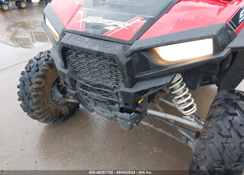 2015 POLARIS RZR 4 900 EPS VIN: 4XAVCE874FB315304