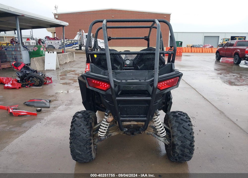 2015 POLARIS RZR 4 900 EPS VIN: 4XAVCE874FB315304
