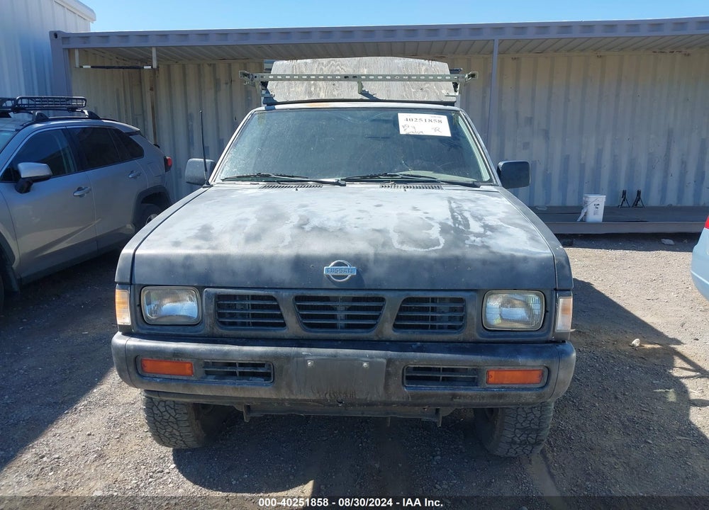 1994 NISSAN TRUCK XE VIN: 1N6SD11Y0RC300248