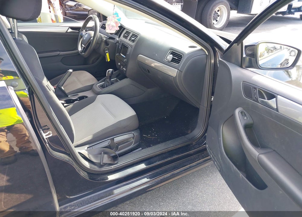 2017 VOLKSWAGEN JETTA 1.4T S VIN: 3VW2B7AJ3HM252849