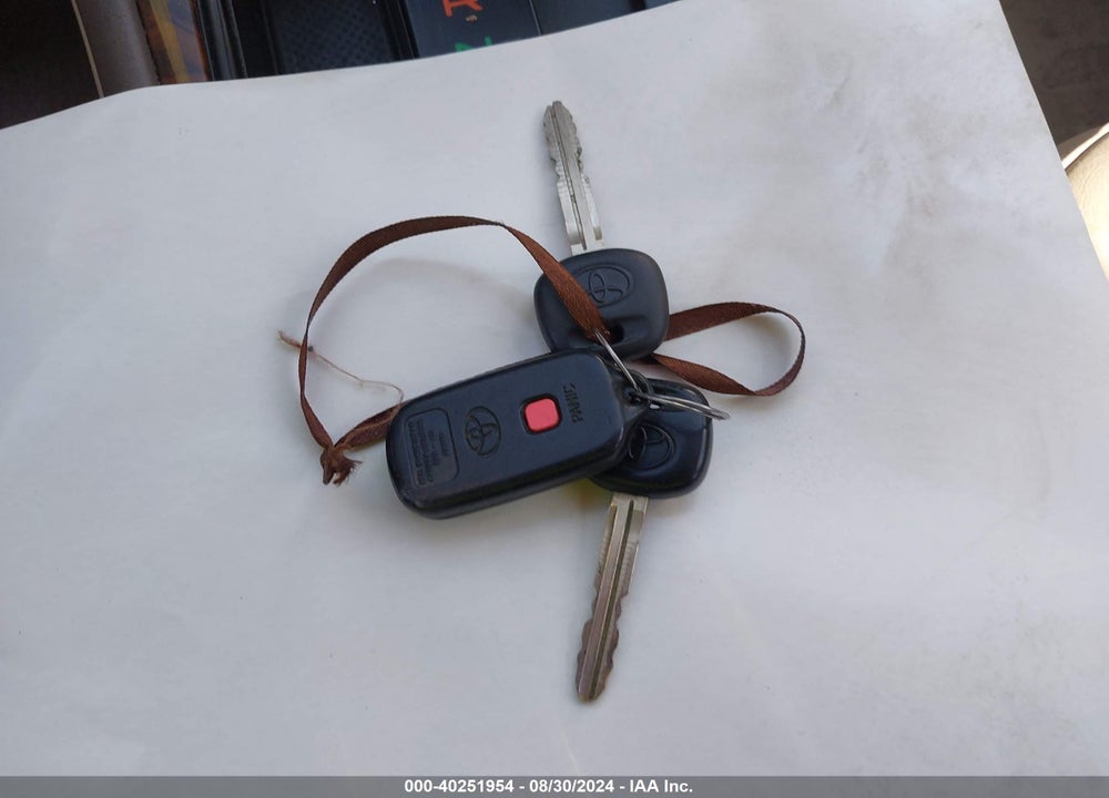 2001 TOYOTA AVALON XLS VIN: 4T1BF28B11U186677