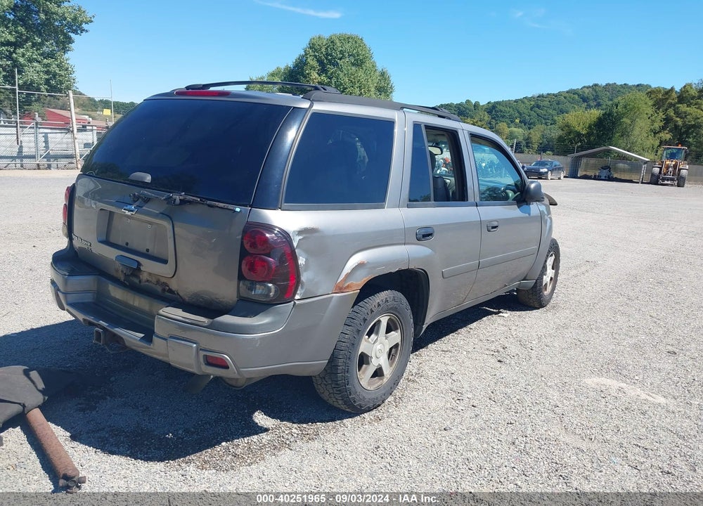 2006 CHEVROLET TRAILBLAZER LS VIN: 1GNDT13S462162603