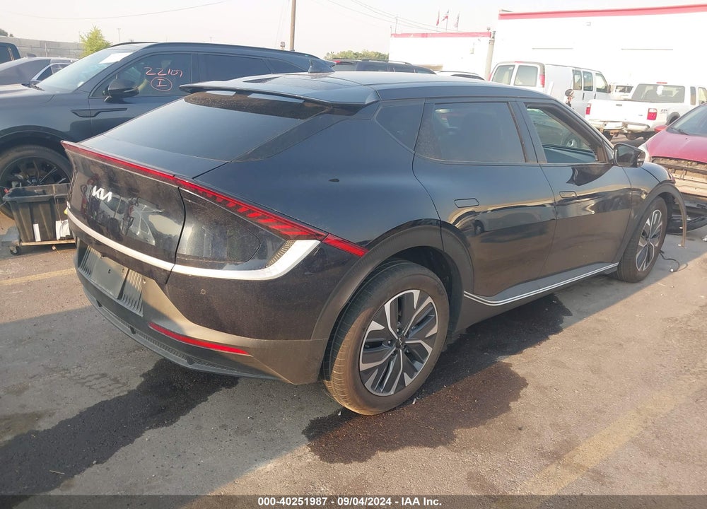 2023 KIA EV6 LIGHT VIN: KNDC34LB6P5611186