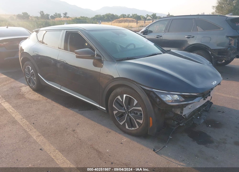 2023 KIA EV6 LIGHT VIN: KNDC34LB6P5611186