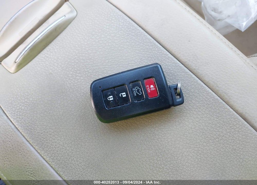2014 TOYOTA HIGHLANDER XLE V6 VIN: 5TDJKRFH0ES026876