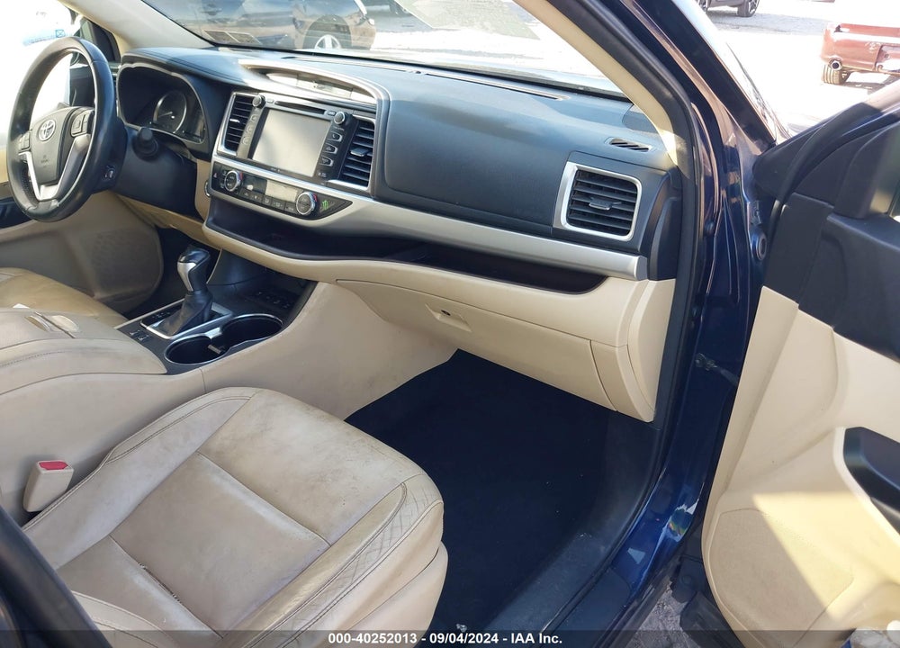 2014 TOYOTA HIGHLANDER XLE V6 VIN: 5TDJKRFH0ES026876