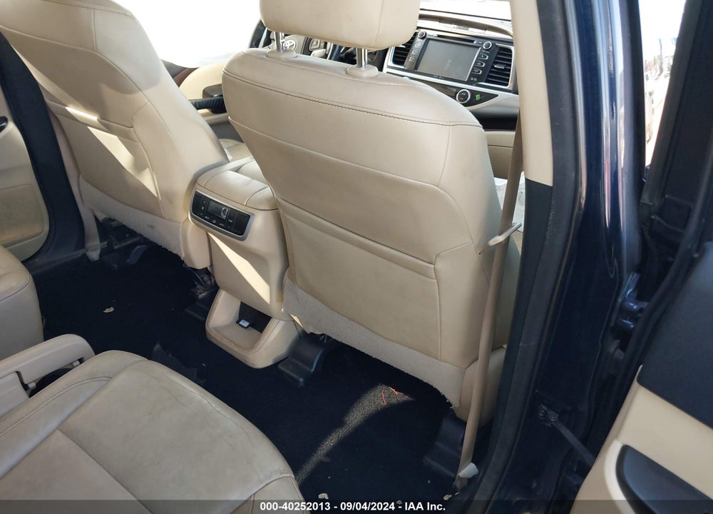2014 TOYOTA HIGHLANDER XLE V6 VIN: 5TDJKRFH0ES026876