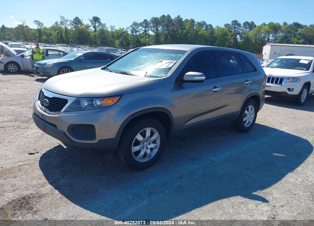 2011 KIA SORENTO LX VIN: 5XYKT3A11BG018481