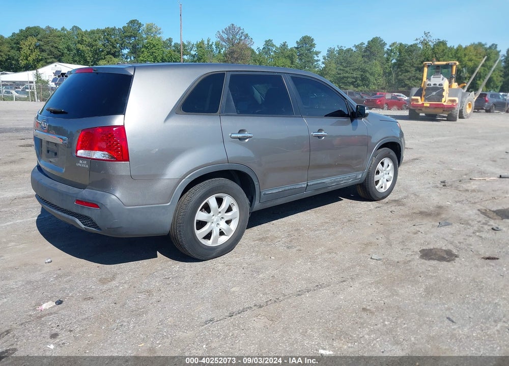 2011 KIA SORENTO LX VIN: 5XYKT3A11BG018481