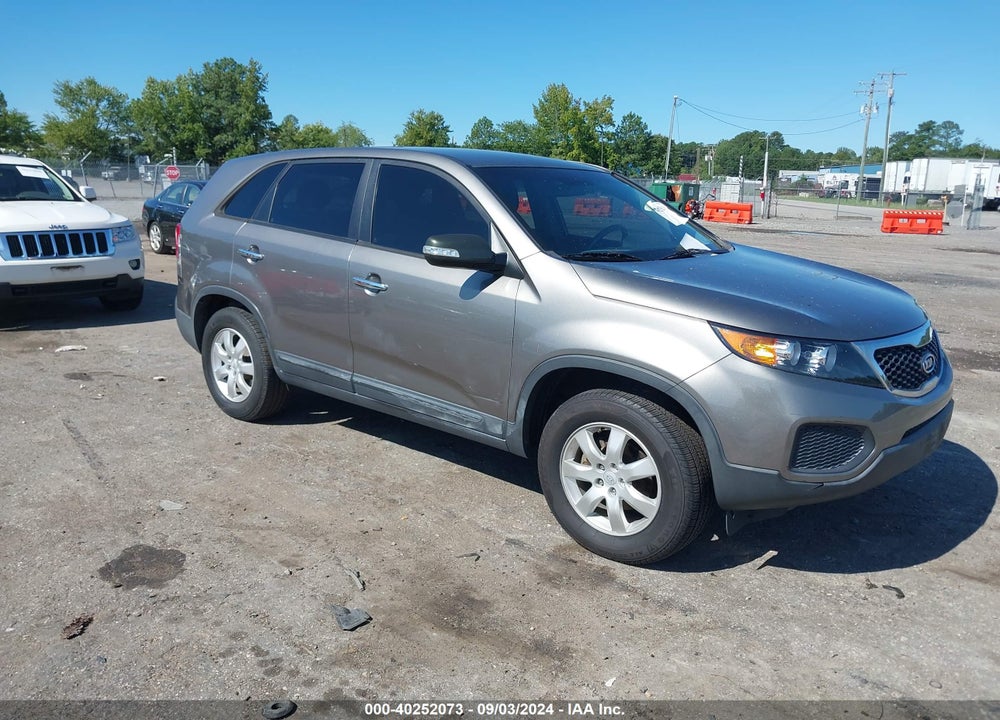 2011 KIA SORENTO LX VIN: 5XYKT3A11BG018481