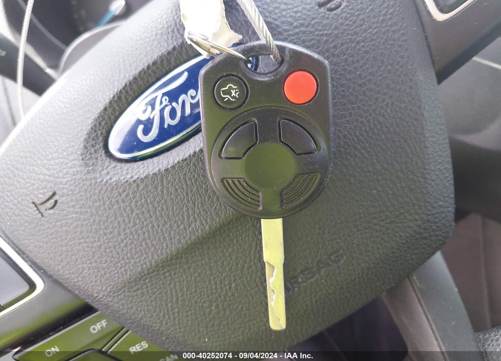 2015 FORD FOCUS SE VIN: 1FADP3KE2FL218560