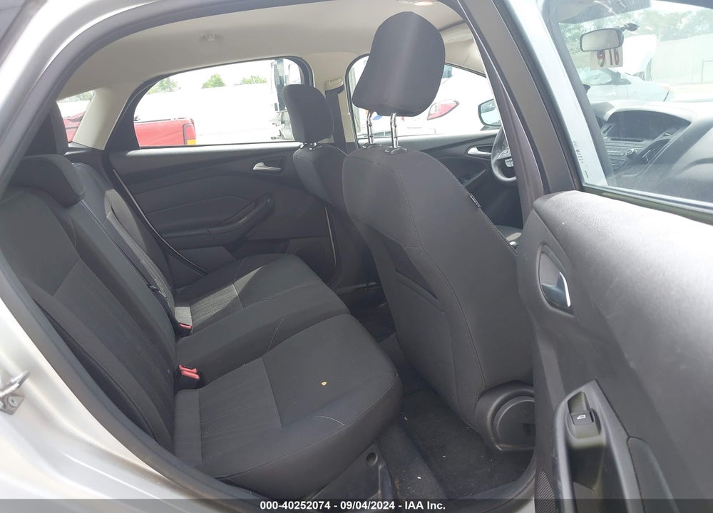 2015 FORD FOCUS SE VIN: 1FADP3KE2FL218560