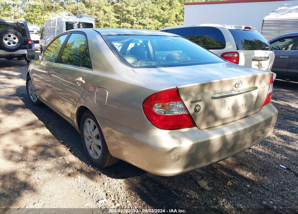 2002 TOYOTA CAMRY XLE VIN: 4T1BE30K42U579112