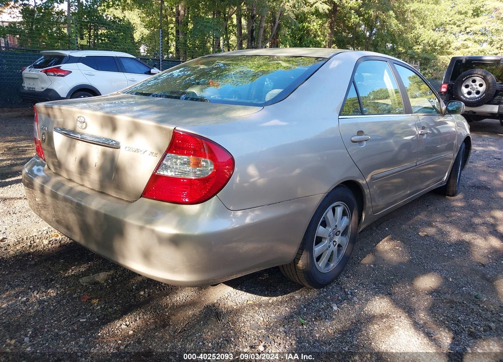 2002 TOYOTA CAMRY XLE VIN: 4T1BE30K42U579112