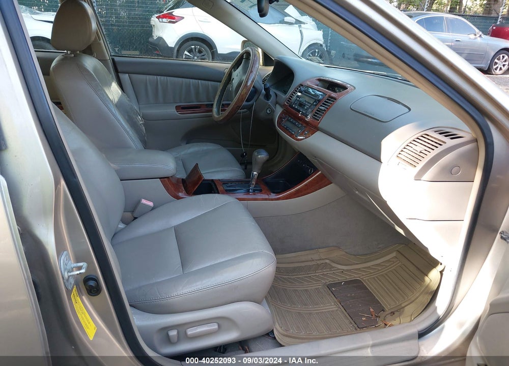 2002 TOYOTA CAMRY XLE VIN: 4T1BE30K42U579112