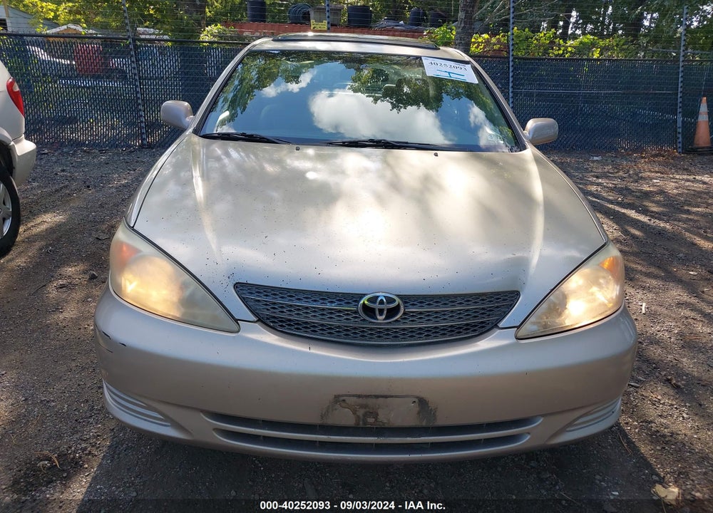 2002 TOYOTA CAMRY XLE VIN: 4T1BE30K42U579112