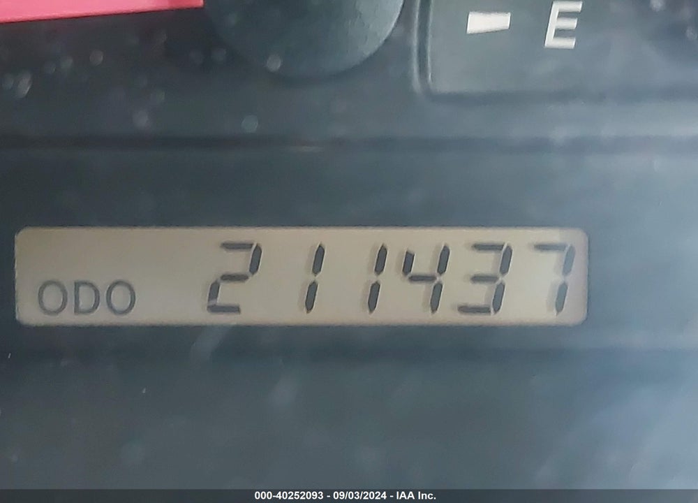2002 TOYOTA CAMRY XLE VIN: 4T1BE30K42U579112